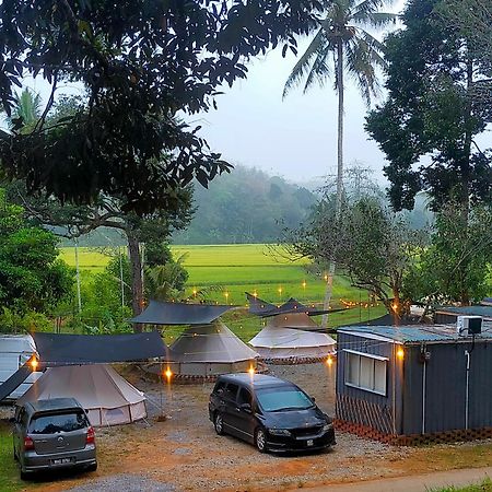 Tanah Merah Glamping Village Kuala Kangsar Exterior photo