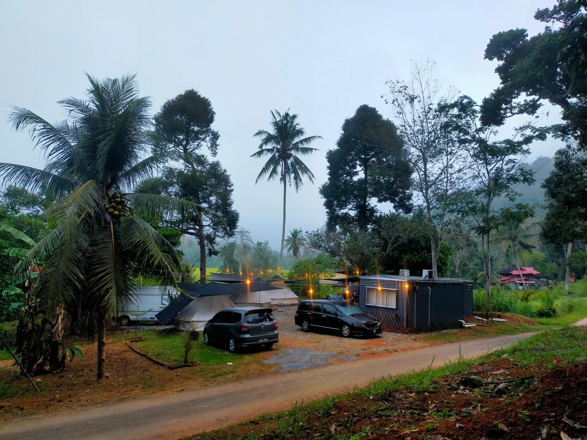 Tanah Merah Glamping Village Kuala Kangsar Exterior photo